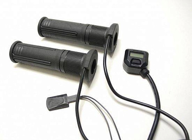 Рукоятки руля с эл.подогревом и подогревом рукоятки упр. др. заслонкой (с ж.к. экраном) AX0401H0